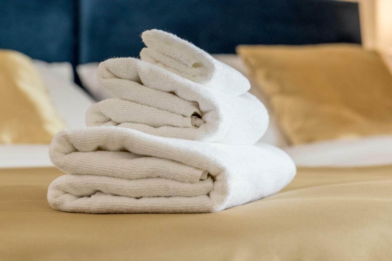Apart Hotel Golden Apartments Кошице Экстерьер фото