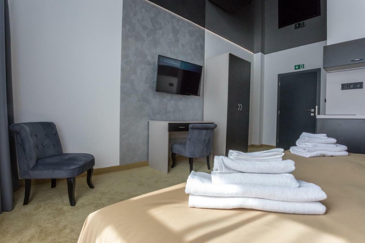 Apart Hotel Golden Apartments Кошице Экстерьер фото