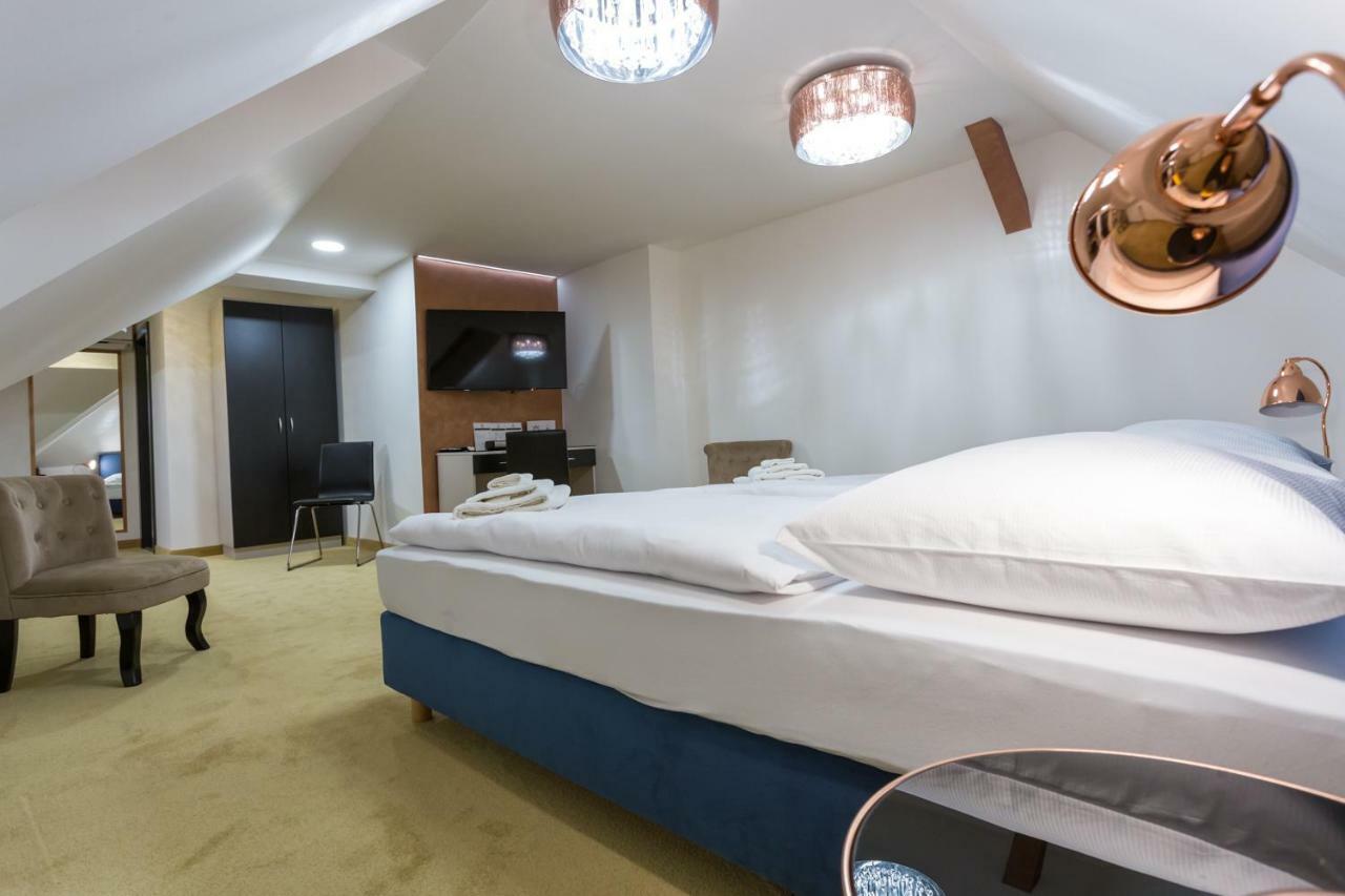 Apart Hotel Golden Apartments Кошице Экстерьер фото